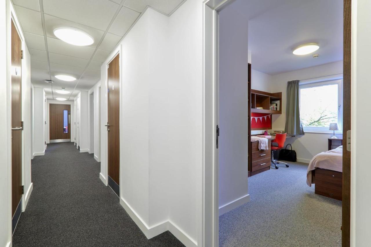 Apartment Spacious Bedrooms With Shared Bathroom And Kitchen At Bridges In *